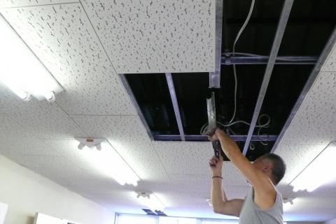 穴を開けます【エアコン工事】【長野県長野市】オール電化・エコ電化ＪＰ【大光電気商会】