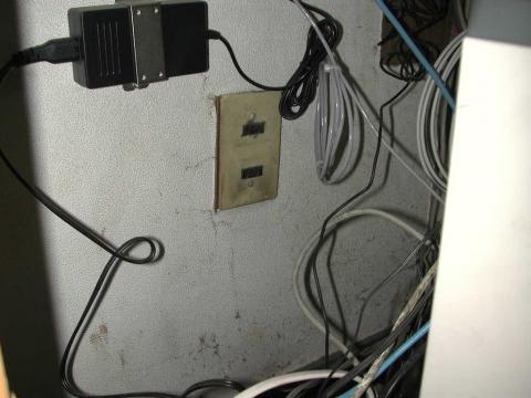 古いコンセントは交換しましょう【電気工事】【長野県長野市】オール電化・エコ電化ｊｐ【大光電気商会】