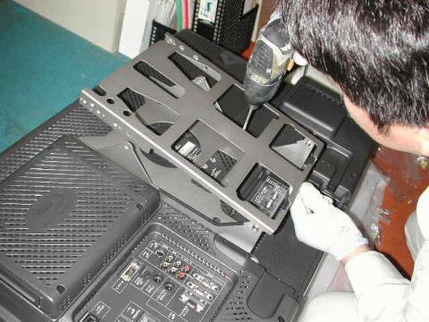 角度も調整出来ます【テレビ工事】【長野県長野市】エコ電化ＪＰ【大光電気商会】