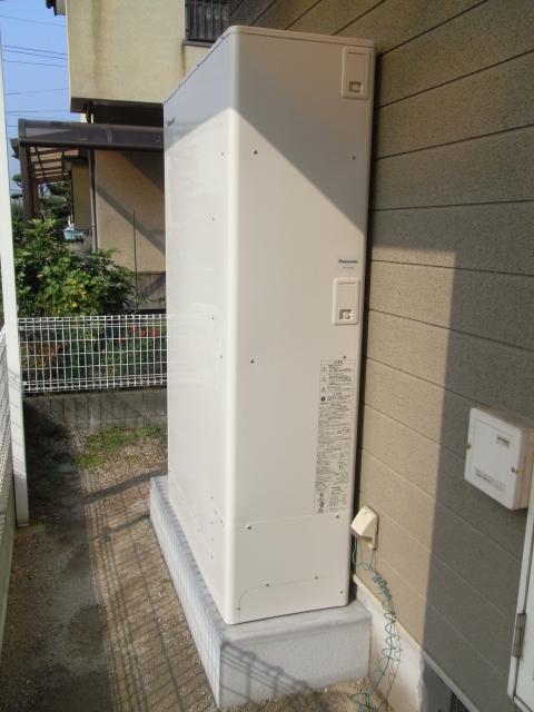 福岡県粕屋郡粕屋町　Ｎ様邸　エコキュート工事