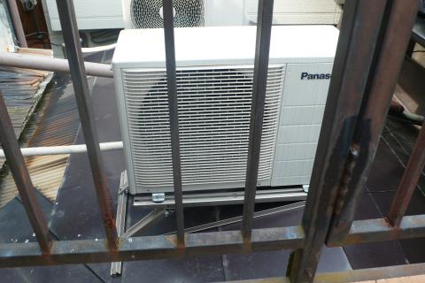 屋根上に置きました【エアコン工事】【長野県長野市】エコ電化ＪＰ【大光電気商会】