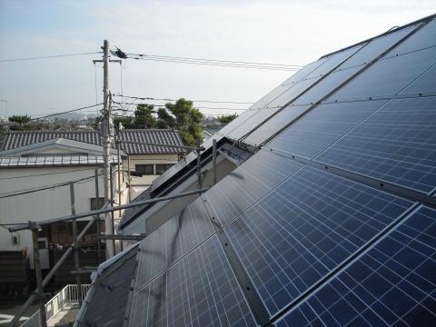 太陽光発電ﾓｼﾞｭｰﾙの模様がキレイです