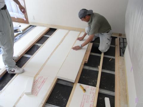 福岡市西区　床暖房　断熱工事