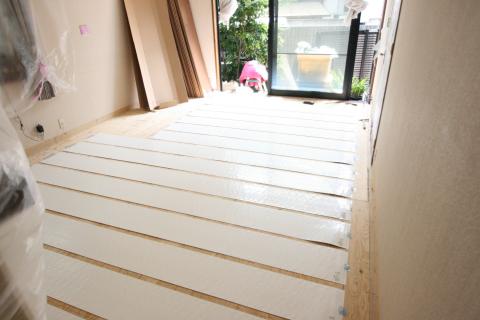 福岡市西区　床暖房工事