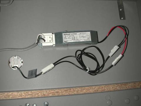 履物収納庫の天井裏です【LED照明工事】【長野県長野市】エコ電化jp【大光電気商会】