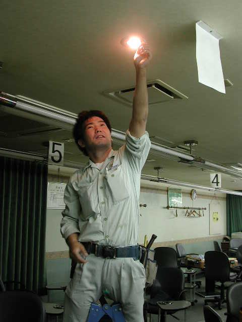 こんなに明るいんです【非常灯蓄電池交換】【長野県長野市】オール電化はエコ電化ｊｐ【大光電気商会】