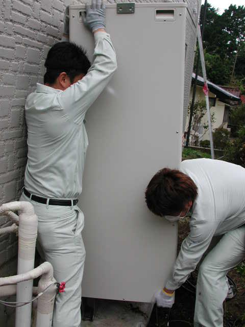 アンカーボルトに合わせて！【エコキュート工事】【長野県塩尻市】エコ電化ＪＰ【大光電気商会】