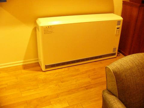 静岡県駿東郡長泉町にて蓄熱暖房器設置工事