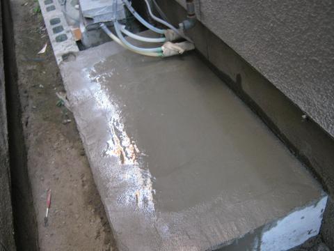 大阪府寝屋川市　I様邸エコキュート基礎工事?