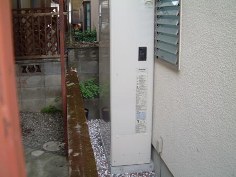 スペースの関係で薄型タイプを設置