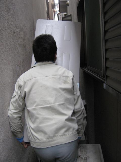 大阪府寝屋川市　I様邸エコキュート設置工事?