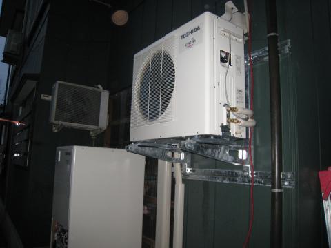 雪国用のエコキュート施工