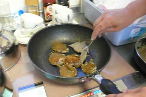 IHクッキングヒーターでヤーコンのおせんべい作りです【IHクッキングヒーター】【長野県長野市】オール電化･エコ電化jp【大光電気商会】