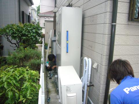 薄型エコキュート