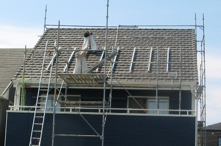 愛知県大府市N様邸　太陽光発電サンヨー4.2ｋｗ設置工事中