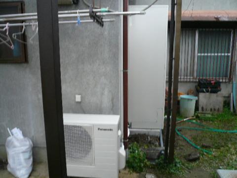 茨木市総持寺１丁目で、エコキュート設置工事