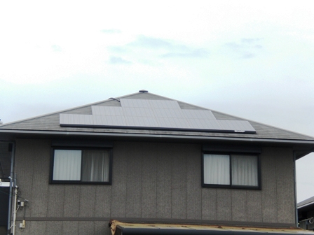 三重県松阪市　太陽光発電システム　シャープ製