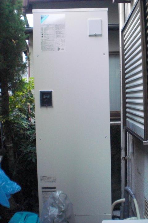 Ｕ様邸：エコキュート設置工事