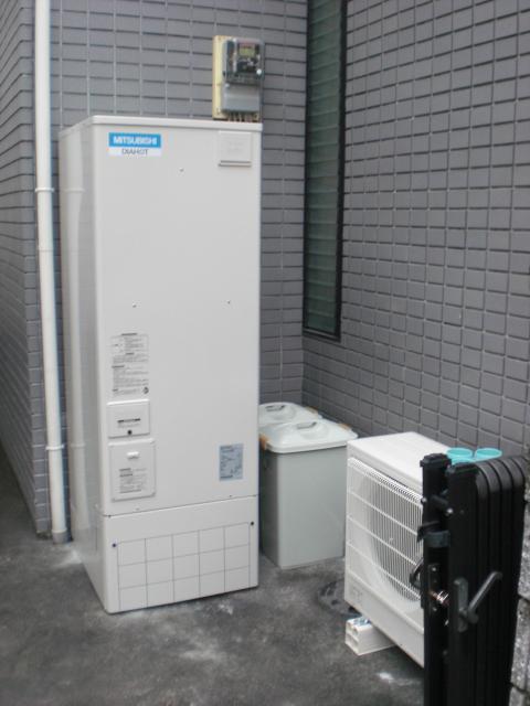 Ｂ様邸：エコキュート設置工事