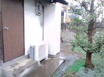 埼玉県ふじみ野市新田　Mさま邸　エコキュート設置工事