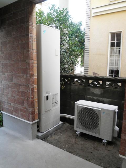 福岡県春日市下白水　U様邸　エコキュート工事