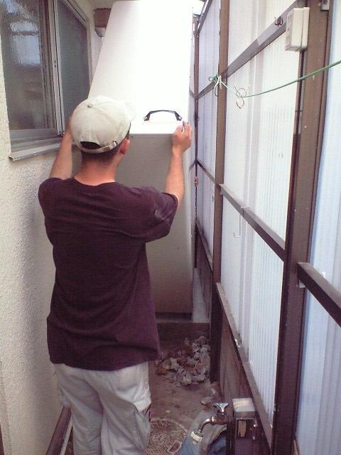 狭くったって、がんばって搬入します