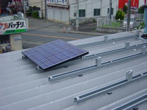 エルイマイ（株）折板屋根太陽光発電工事