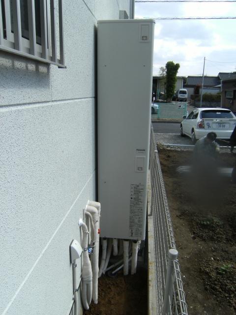 埼玉県草加市K様邸　エコキュート