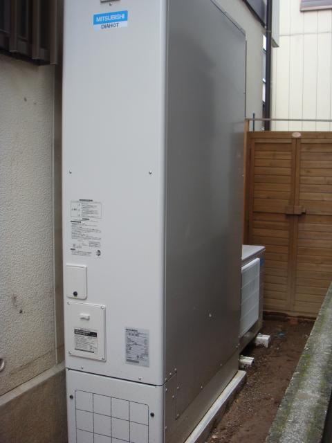 埼玉県上尾市Tさま邸（エコキュート設置工事）