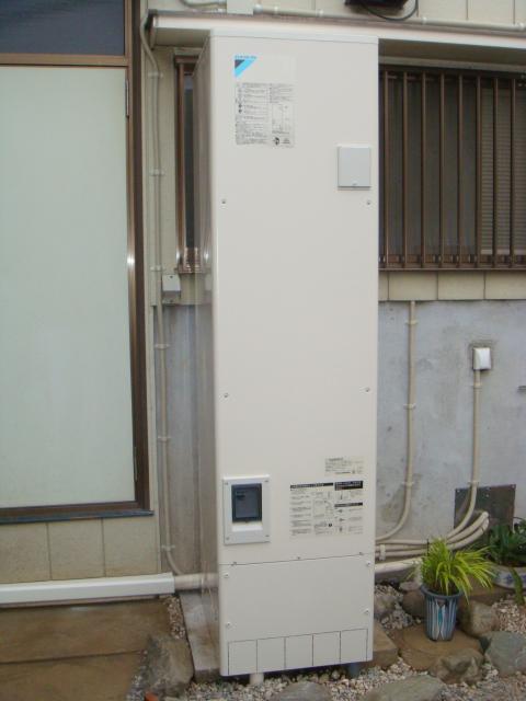 埼玉県上尾市Kさま邸（エコキュート設置工事）