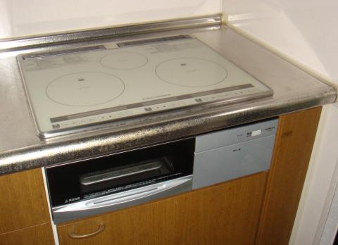 埼玉県上尾市Wさま邸（IHクッキングヒーター設置工事）