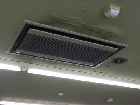 愛知県田原市中山町　Ｎ店舗様でエアコン薬品洗浄工事