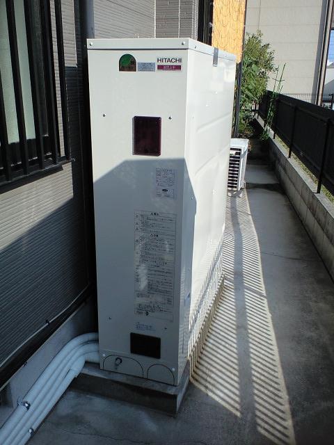 薄型電気温水器の設置です