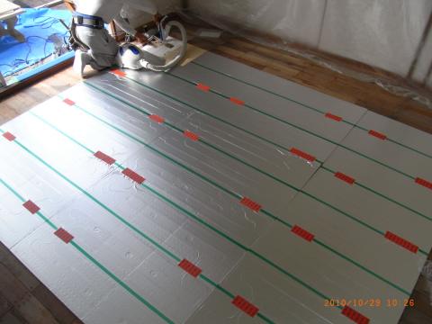 福岡市早良区　Ｎ様邸　ヒートポンプ床暖房工事