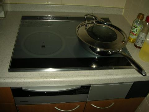 東京都足立区Ｈ様邸《ＩＨｸｯｷﾝｸﾞﾋｰﾀｰ設置》