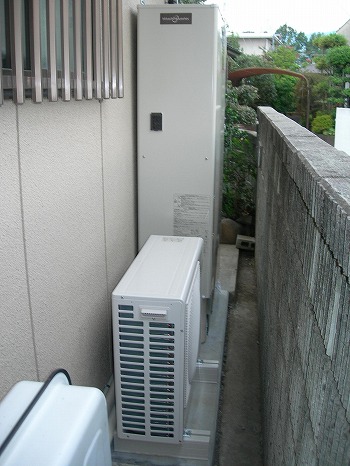 韮崎市　Ｉ様邸　エコキュート設置工事