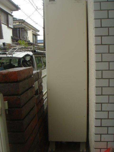 埼玉県三郷市N様邸　エコキュート