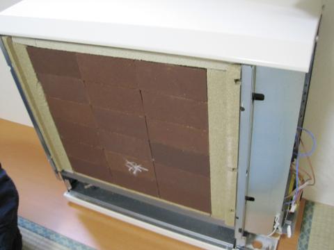 蓄熱暖房器のレンガがきれいに積めました【蓄熱暖房器工事】【長野県長野市】オール電化・エコ電化ＪＰ・街の工事屋さん【大光電気商会】