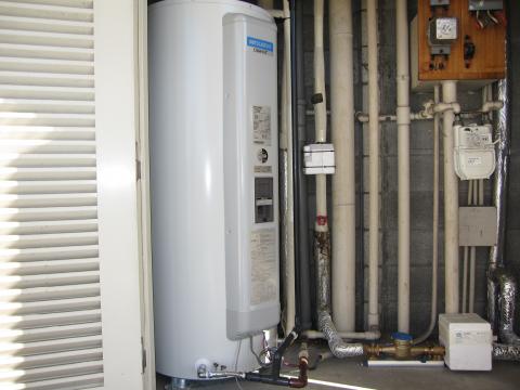 大阪府豊中市Ｙ様　電気温水器交換工事