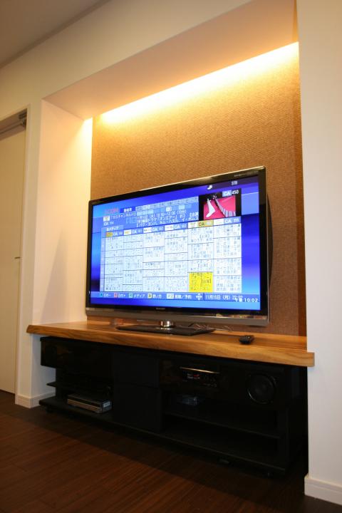 テレビ台と建築化照明