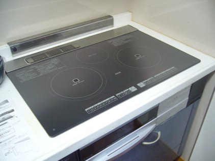 埼玉県 さいたま市北区吉野町　Hさま邸　オール電化（エコキュート・IH・蓄熱暖房器）工事