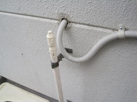 ガス配管穴を使用します【ＩＨクッキングヒーター工事】【長野県長野市】オール電化・エコ電化ＪＰ・街の工事屋さん【大光電気商会】