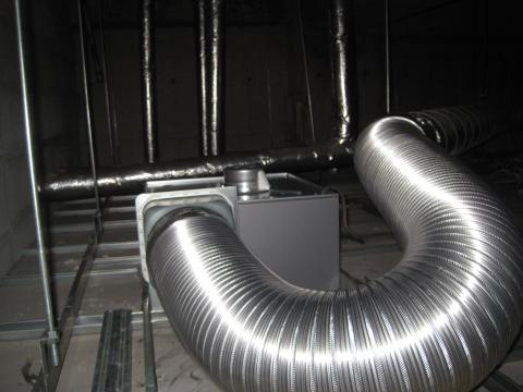 ダクト配管です【換気扇工事】【長野県長野市】ズバ暖エアコン工事はエコ電化ｊｐ・街の工事屋さん【大光電気商会】