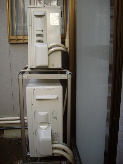 ヒートポンプ　ユニット２段置き