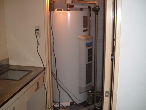 大阪府大阪市Ｍ様　電気温水器取替工事