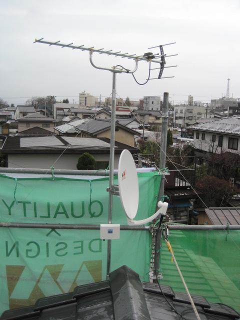 足場の撤去前に設置【長野県長野市新築のテレビアンテナ工事】【長野県長野市電気工事】【長野県長野市オール電化工事】【街の電気工事屋さん】エコ電化ＪＰ【大光電気商会】