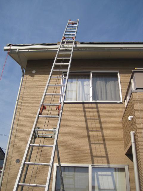 電動はしごを使用します【太陽光発電工事】【長野県長野市電気工事】【長野県長野市オール電化工事】【街の電気工事屋さん】エコ電化ＪＰ【大光電気商会】