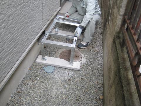 高い架台に設置します【長野県長野市エコキュート工事】【長野県長野市電気工事】【長野県長野市オール電化】エコ電化ＪＰ【大光電気商会】