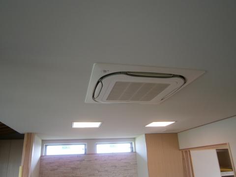 天井カセットエアコン取り付け