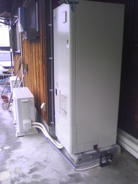 兵庫県三木市Ｙ様邸エコキュート工事